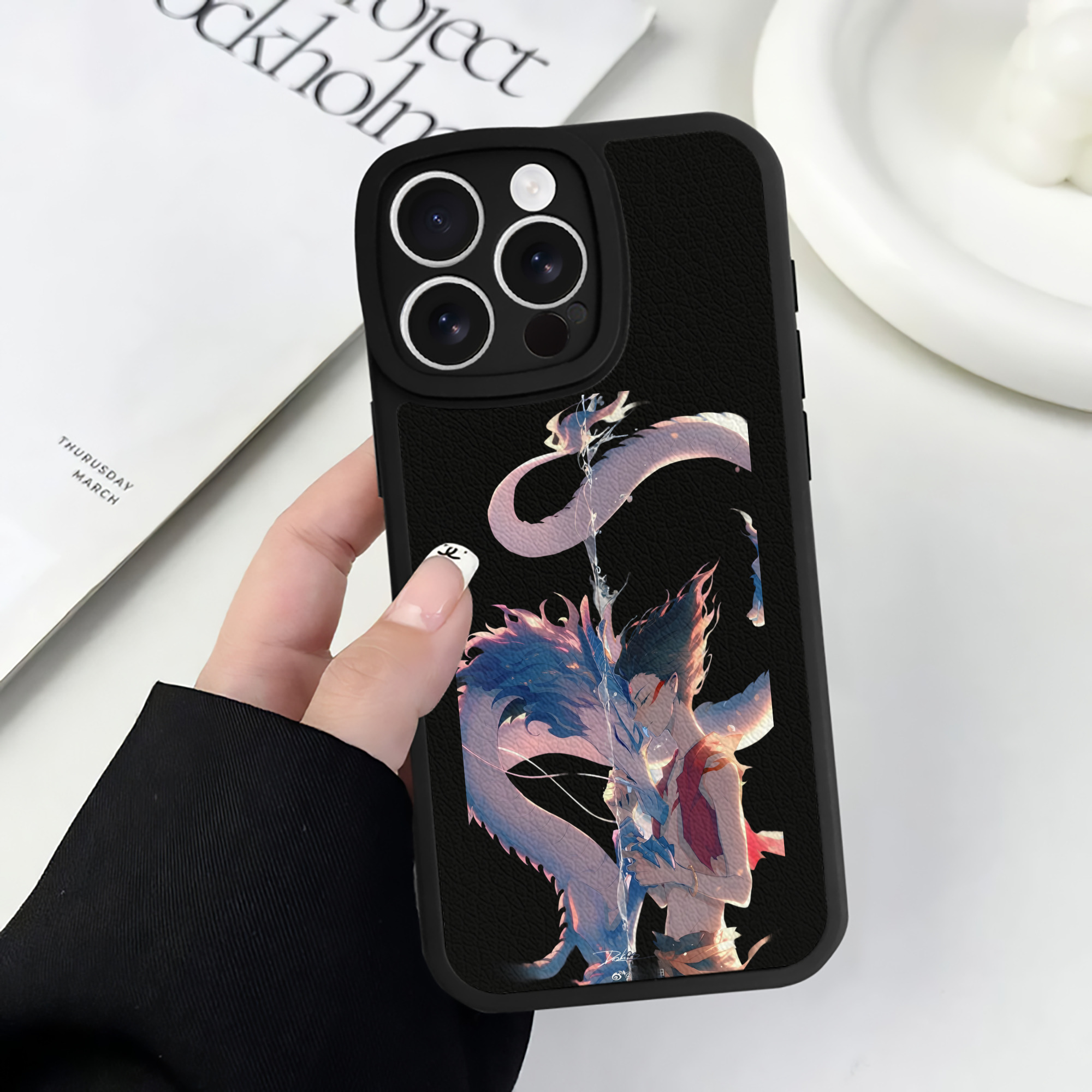 （画像用） Ne Zha 2 ナタ 魔童の大暴れ 【iPhone 16シリーズ対応】シリコンスマホケース（レザー調） 材質：シリコン